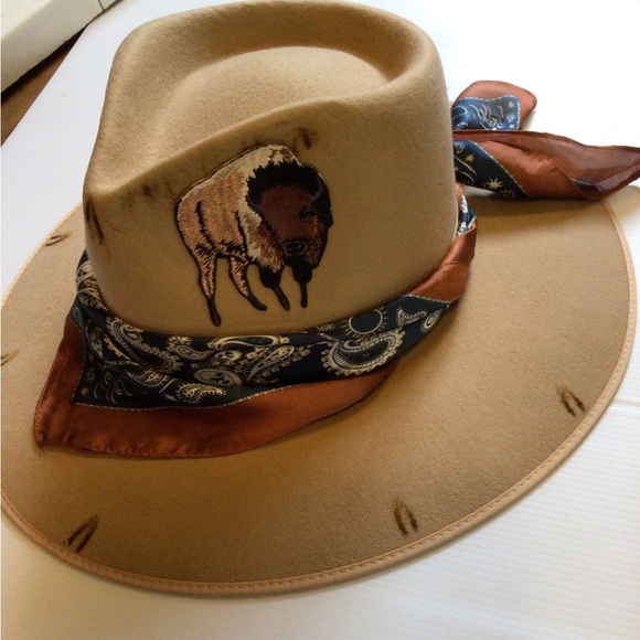 NEWLY LISTED ! 10/11/CUSTOM HATS TRUCKERS tees flannels - Picture 9 of 15